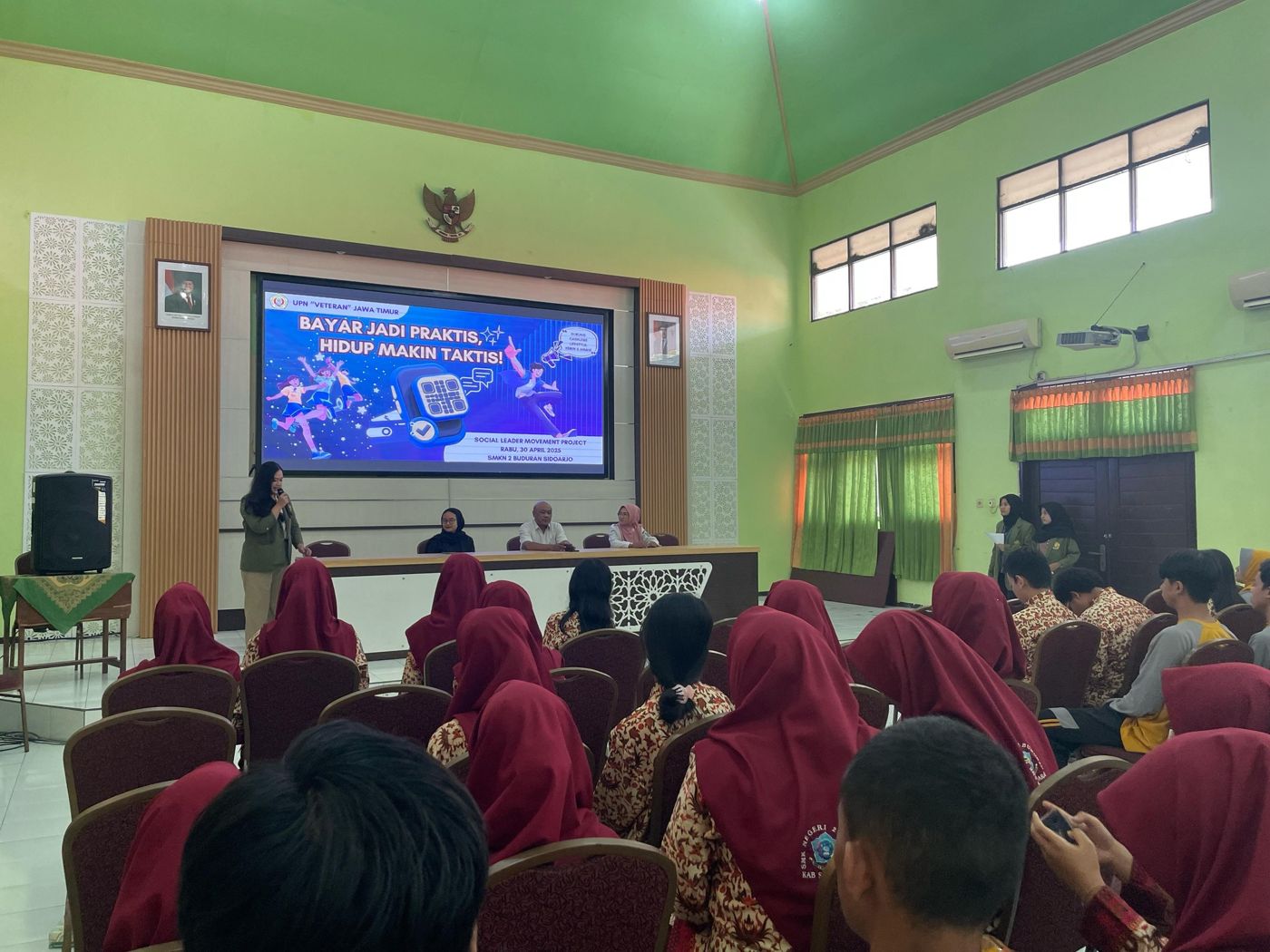 Social Leader Movement Project bersama dengan Alumni / Mahasiswa UPN