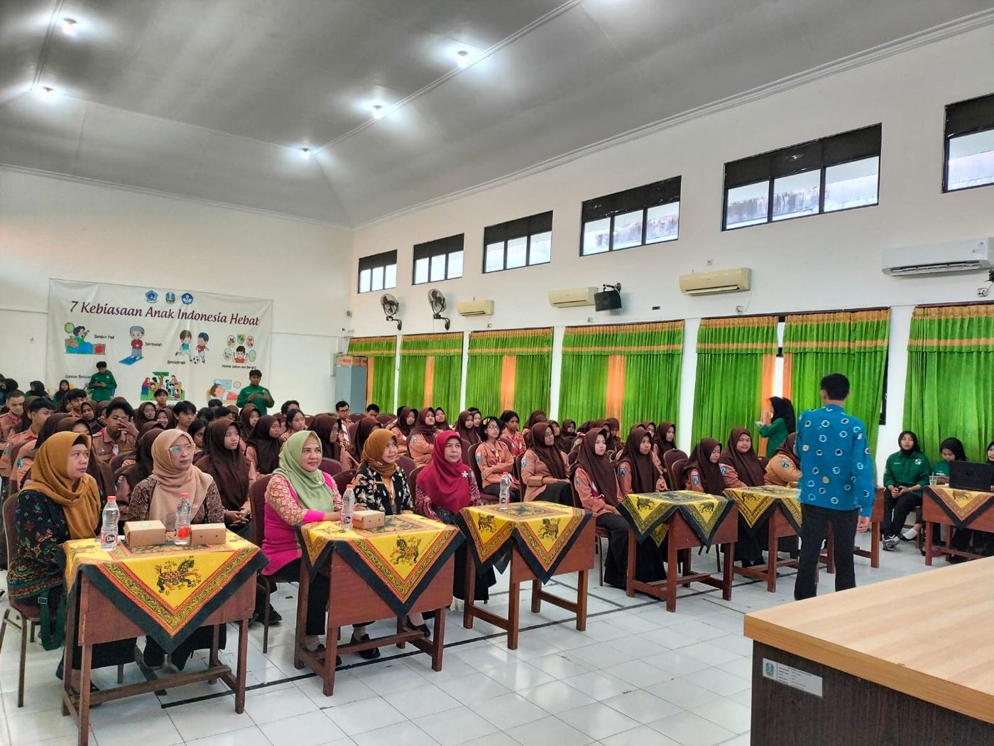 Kegiatan Kopsis (Koperasi Siswa) Bersama Dinas Koperasi Kab. Sidoarjo dan Kepala Sekolah SMKN 3 Sidoarjo