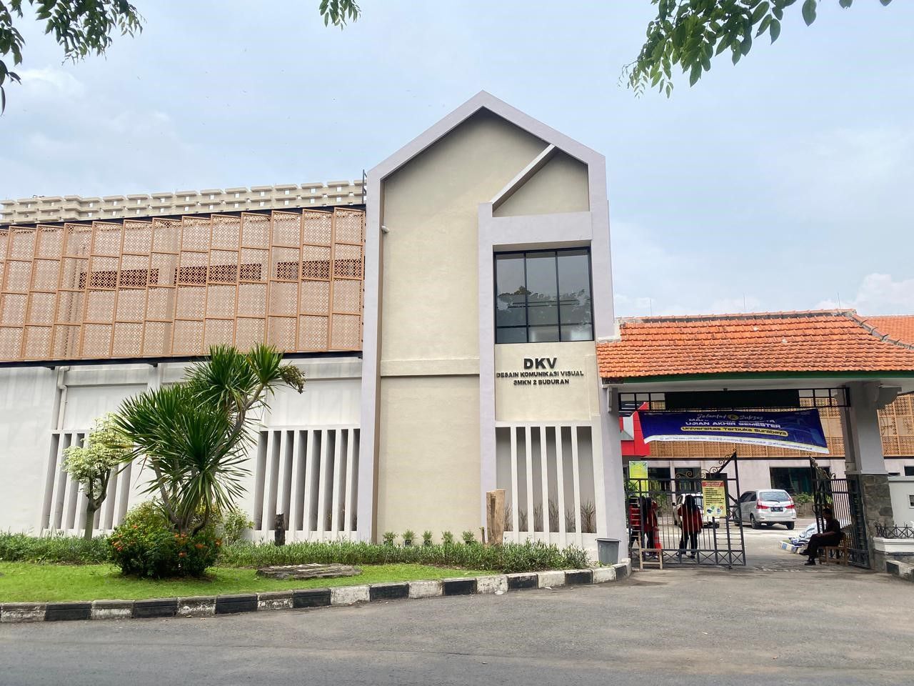 Konstruksi Lab DKV Baru SMKN 2 Buduran Tuntas, Fasilitas DKV Semakin Melimpah